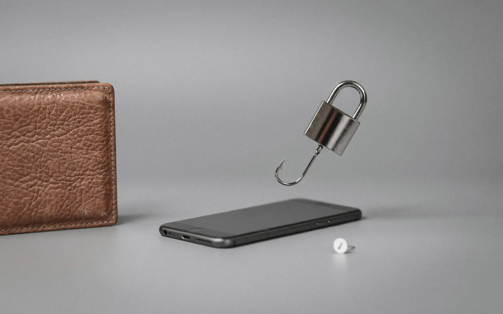 FakeWallet Phishing Campaign Uses iOS Apps to Steal Wallet Recovery Phrases